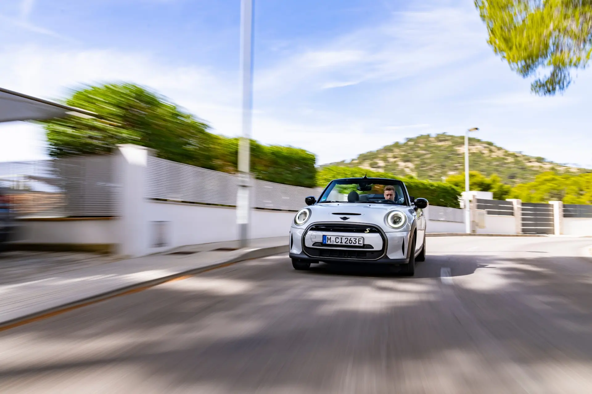 CAR2DRIVE — Autos und Straße