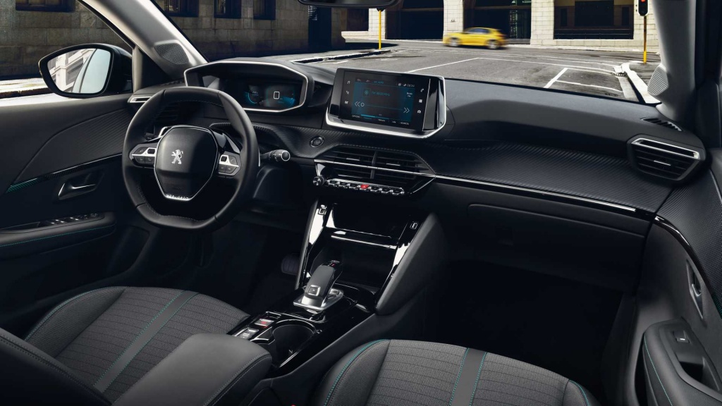 peugeot_208 peugeot_208
